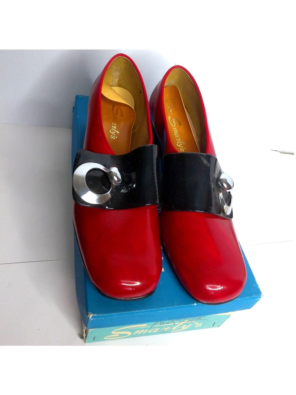 Vintage Smartys Red Black Patent Pumps Shoes Silver Buckle Deco Size 7 - Picture 1 of 10